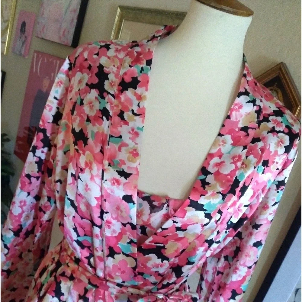 Vintage 90s‎ Pink Floral Satin Robe and Chemise Nightgown 2 Piece Loungewear Set